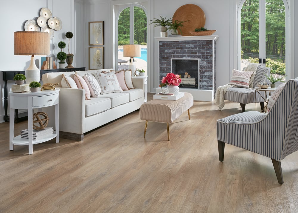 CoreLuxe 5mm w/pad Topeka Plains Oak Waterproof Rigid Vinyl Plank Flooring 7.09 in. Wide x 48 in 